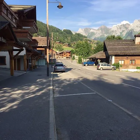 Les Aravis 2*
